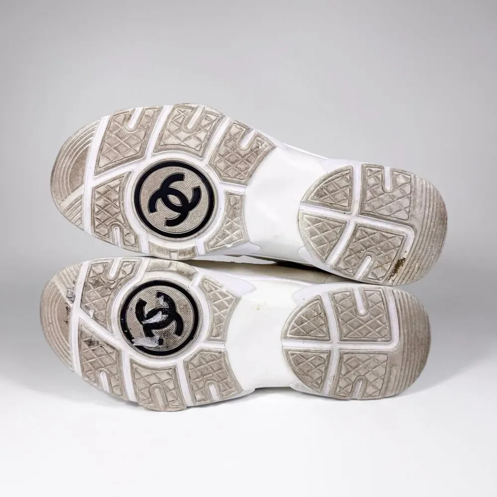 CHANEL color white